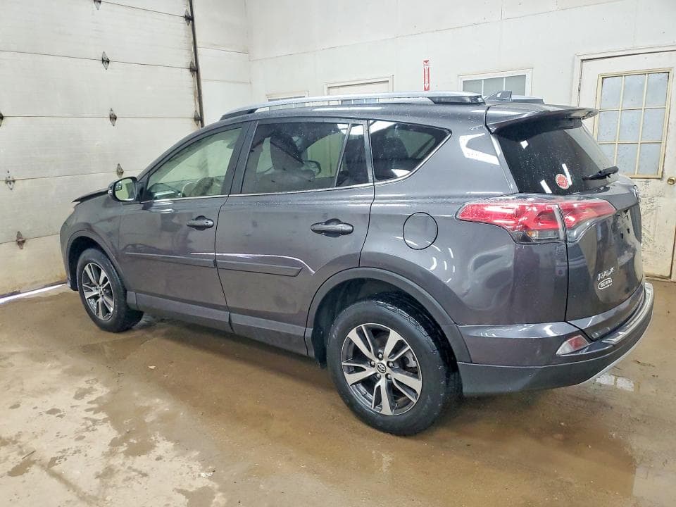 2017 TOYOTA RAV4 XLE 2