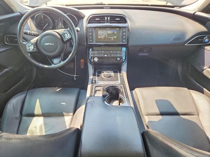 2017 JAGUAR XE PREMIUM 8