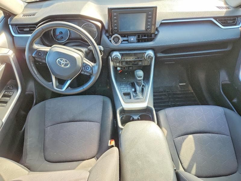 2019 TOYOTA RAV4 XLE 8