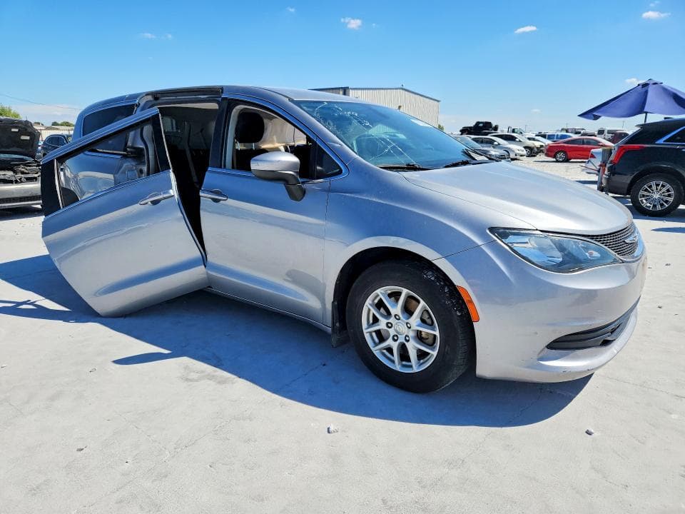 2017 CHRYSLER PACIFICA LX 4