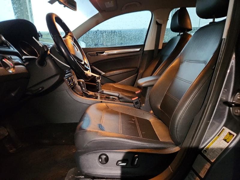2017 VOLKSWAGEN PASSAT SE 7