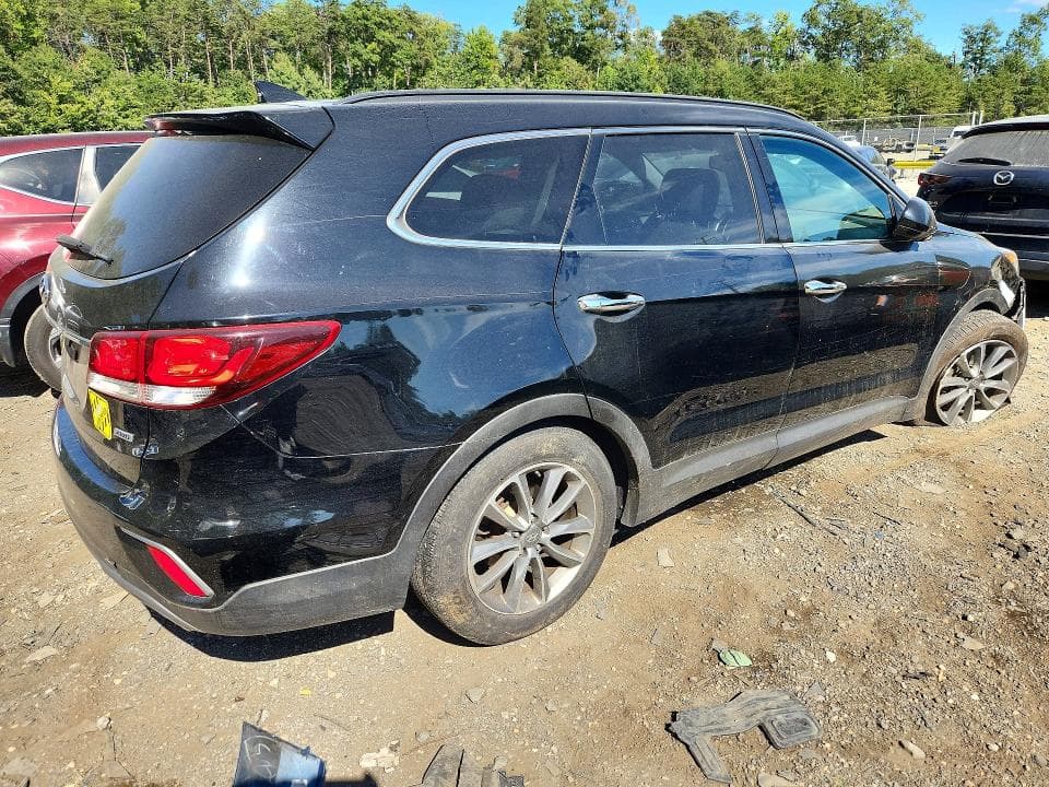 2017 HYUNDAI SANTA FE SE 3