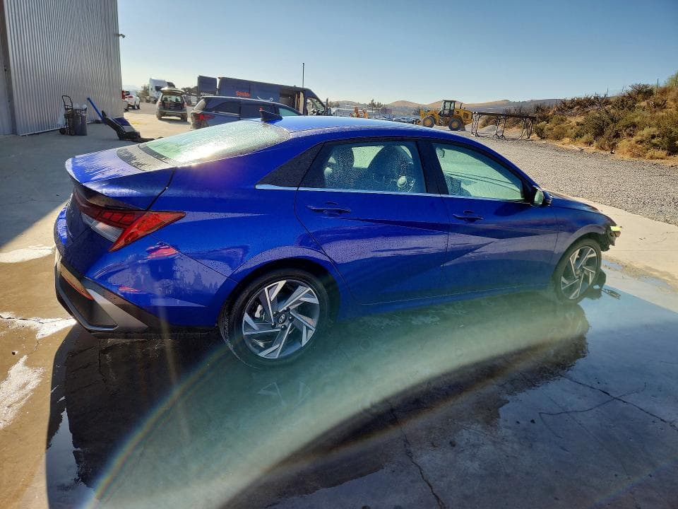 2025 HYUNDAI ELANTRA SEL 3