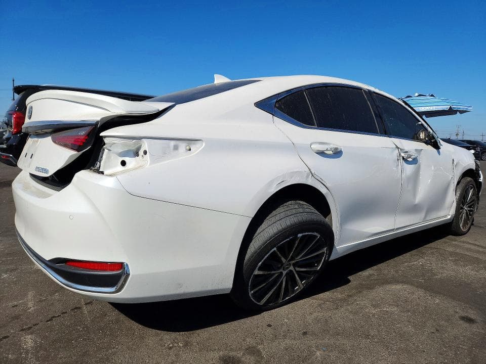 2023 LEXUS ES 300H BASE 3