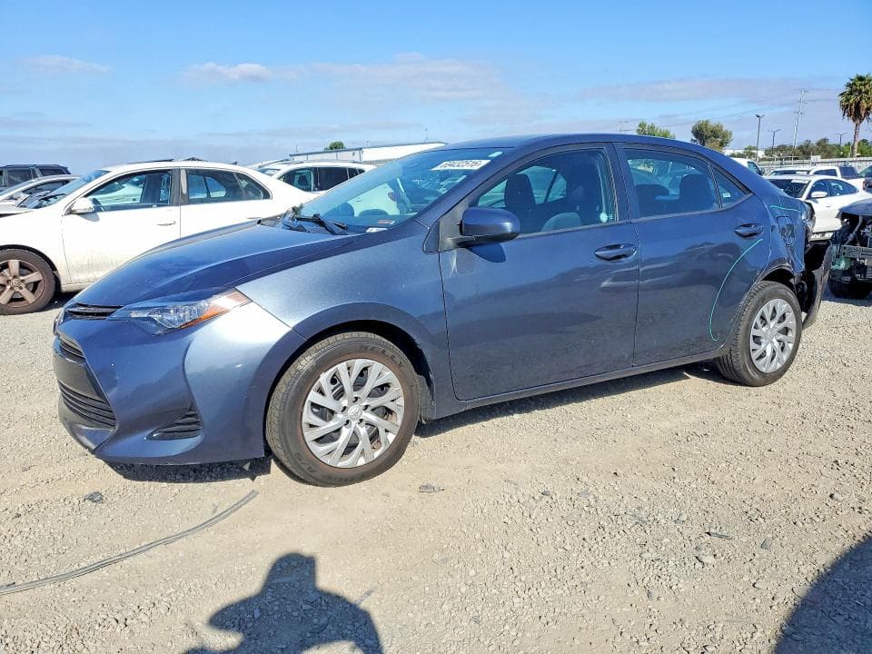 2017 TOYOTA COROLLA LE - 1