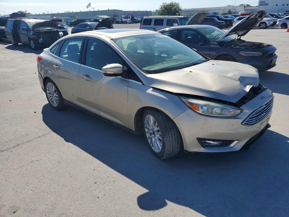 2017 FORD FOCUS TITANIUM 4