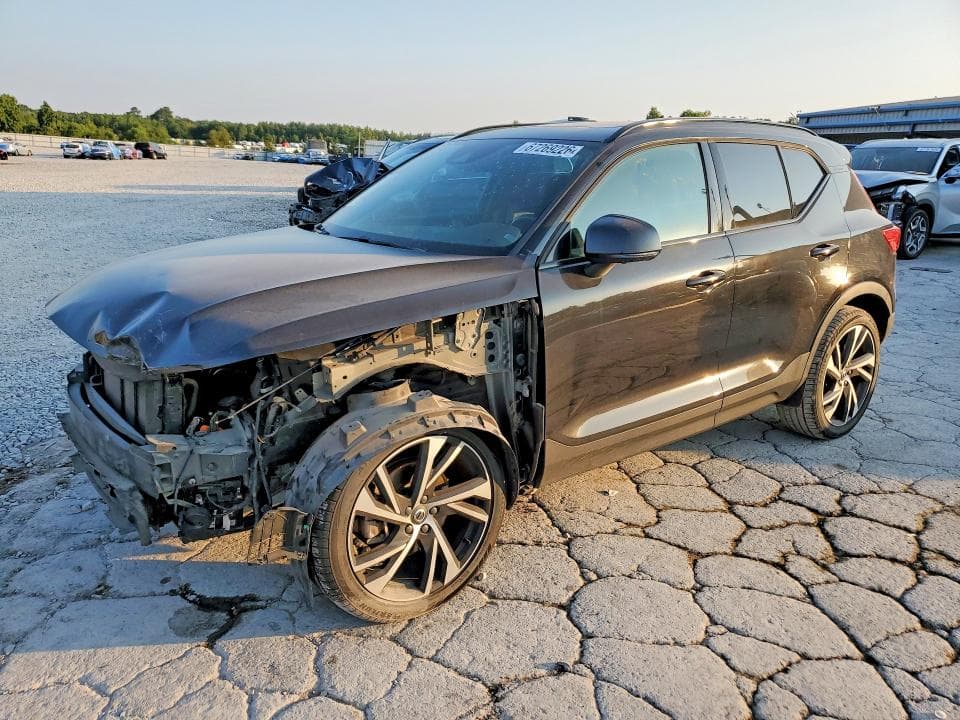 2020 VOLVO XC40 T5 R-DESIGN