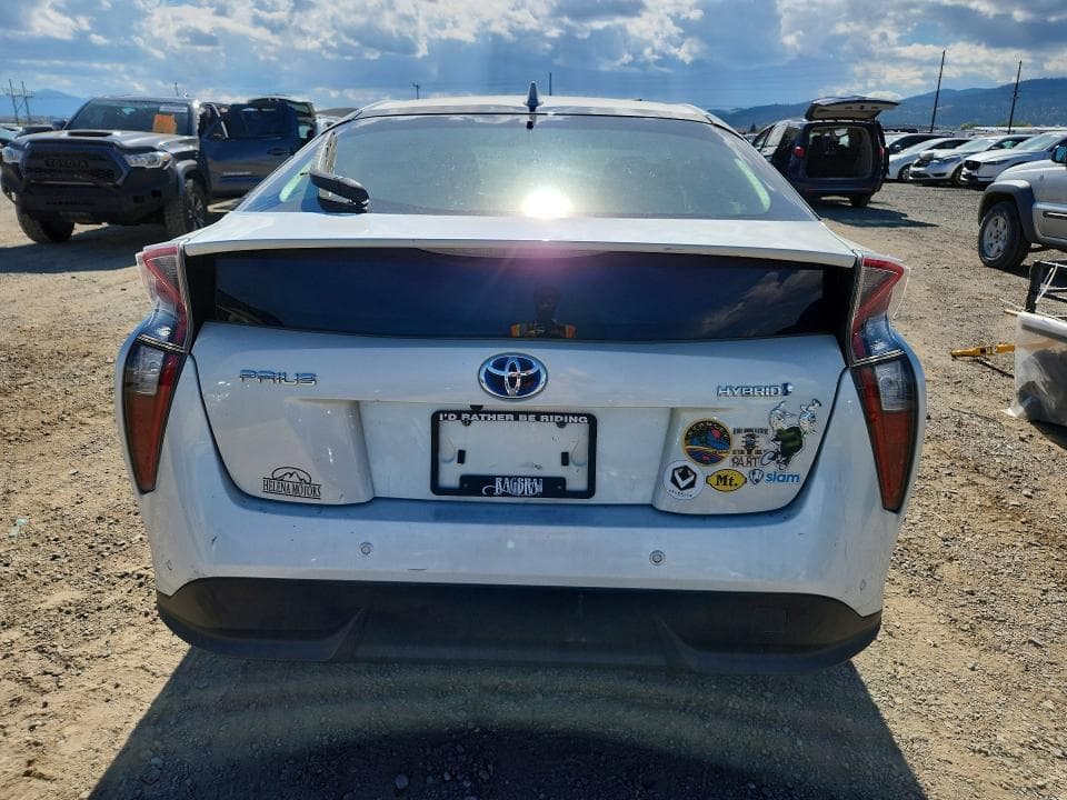 2017 TOYOTA PRIUS THREE TOURING 6