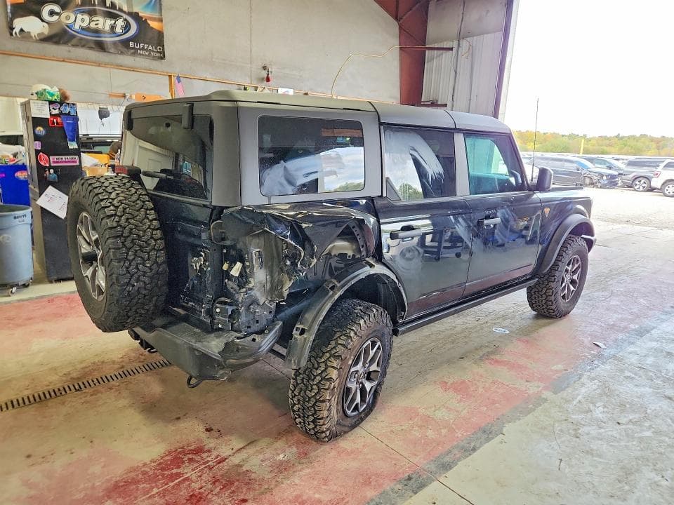 2023 FORD BRONCO BASE 3