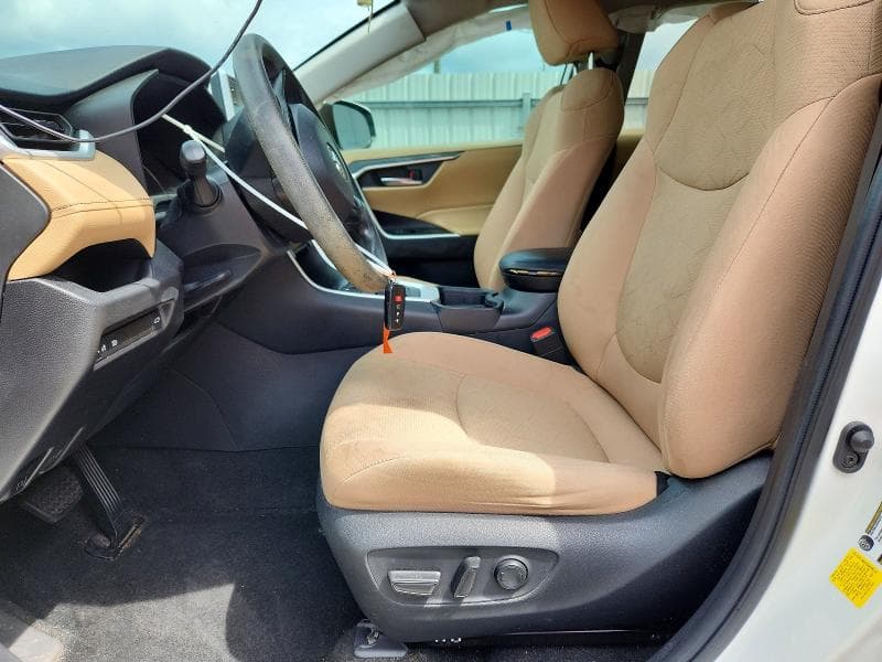 2021 TOYOTA RAV4 XLE 7