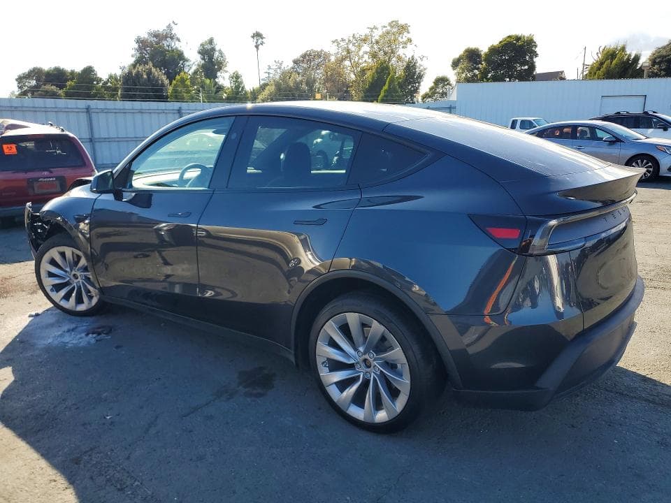 2026 TESLA MODEL Y 2