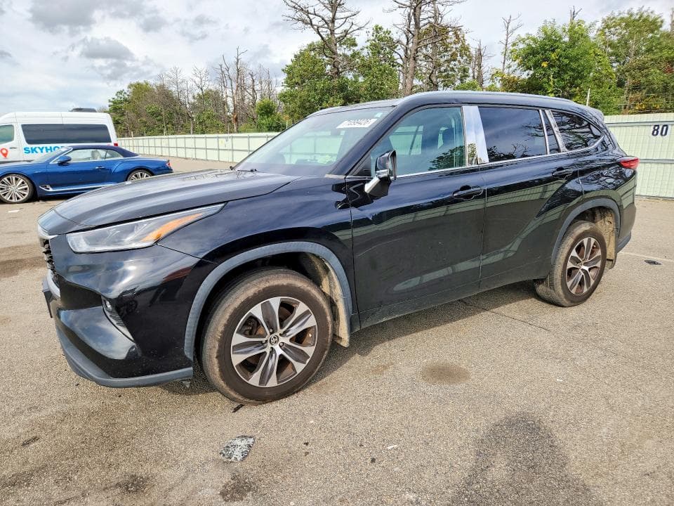 2021 TOYOTA HIGHLANDER XLE