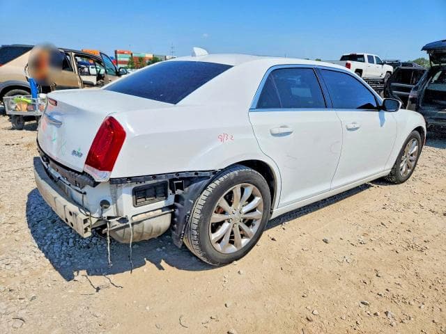 2017 CHRYSLER 300 LIMITED 3