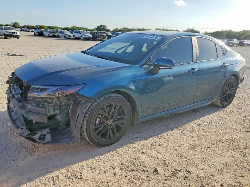 2025 TOYOTA CAMRY SE - 1