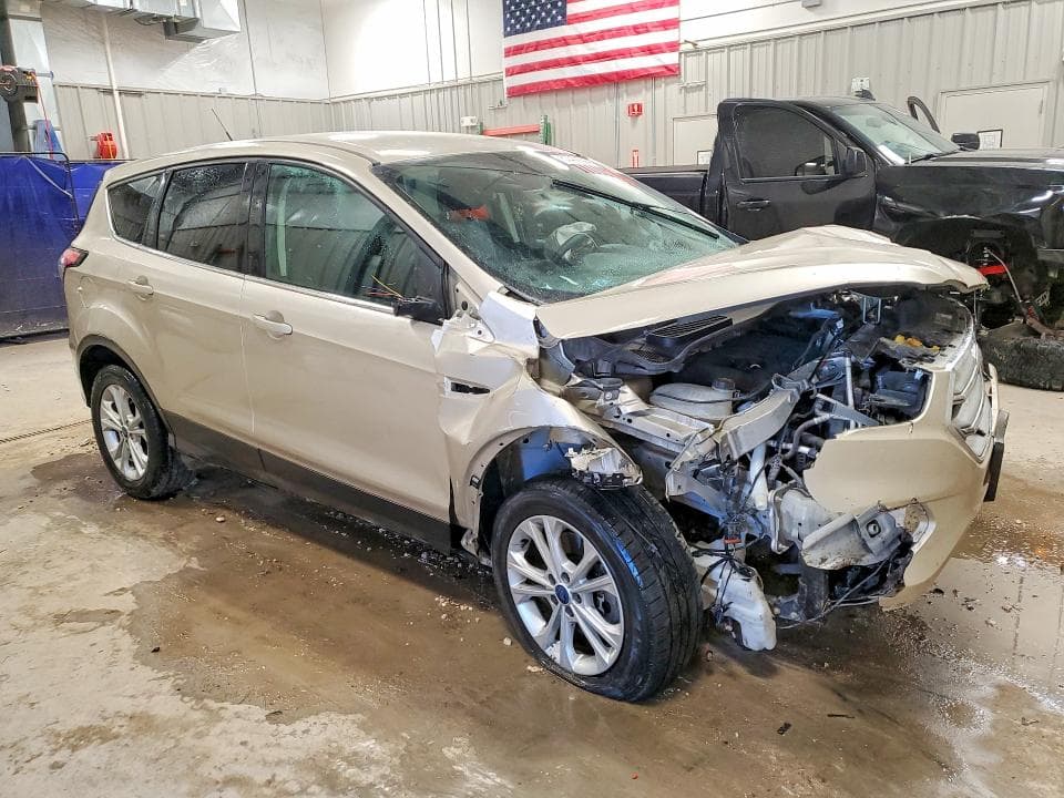 2017 FORD ESCAPE SE 4