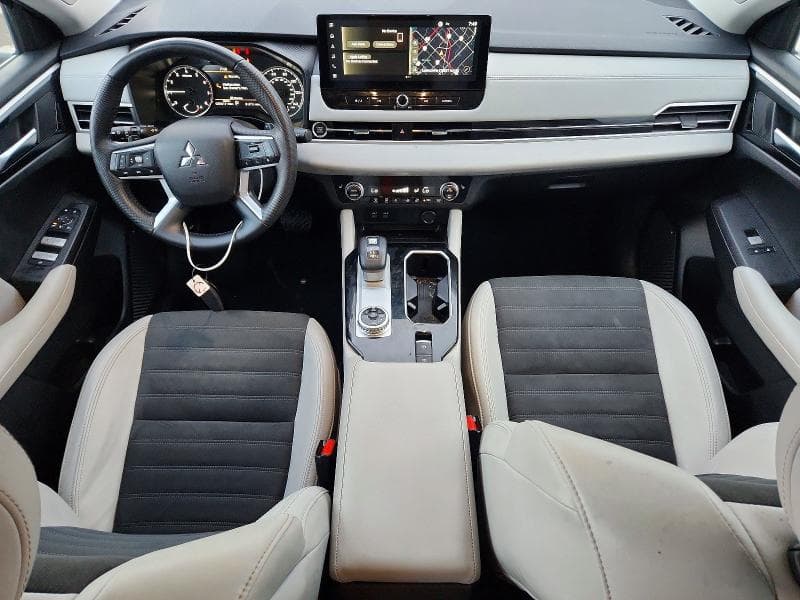 2025 MITSUBISHI OUTLANDER SE 8