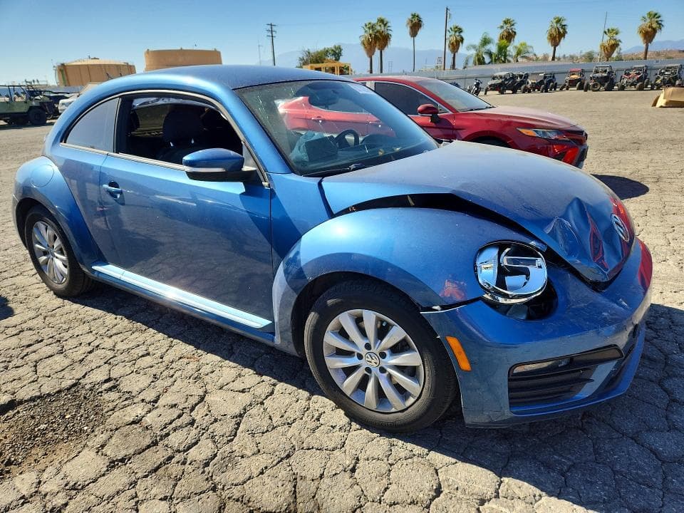2019 VOLKSWAGEN BEETLE S 4