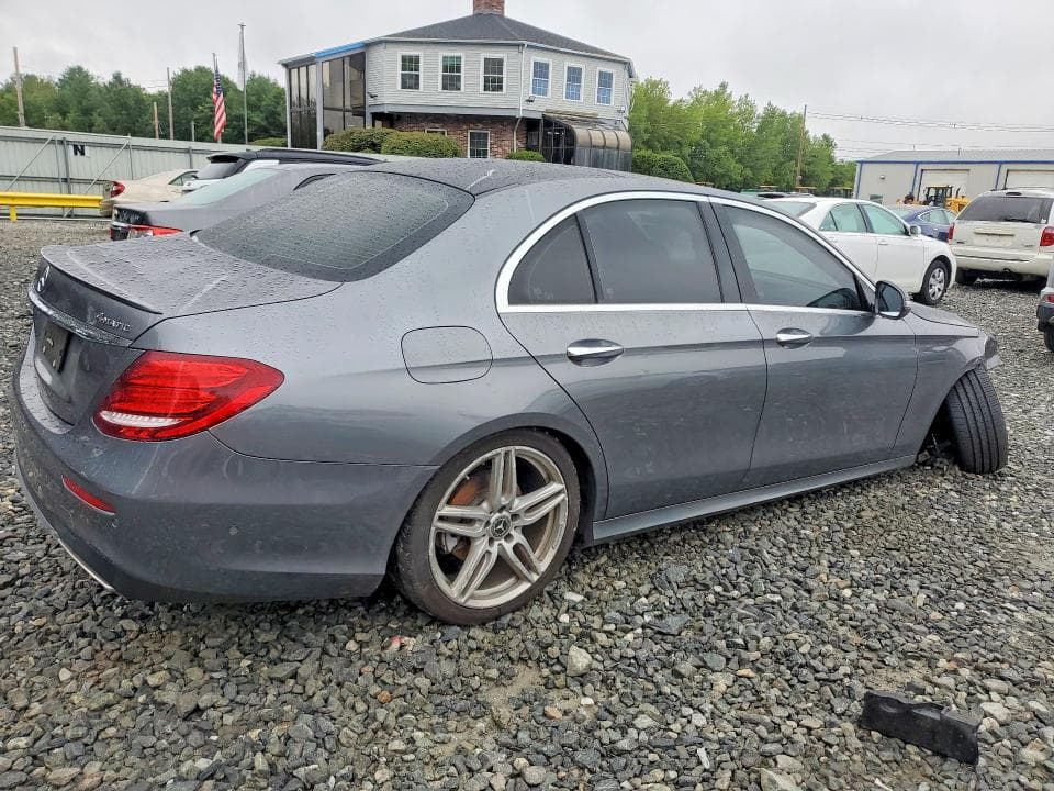 2018 MERCEDES-BENZ E 300 4MATIC 3