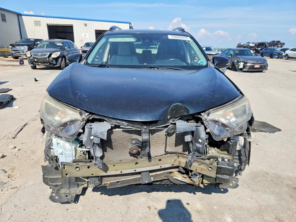 2017 TOYOTA RAV4 XLE 5