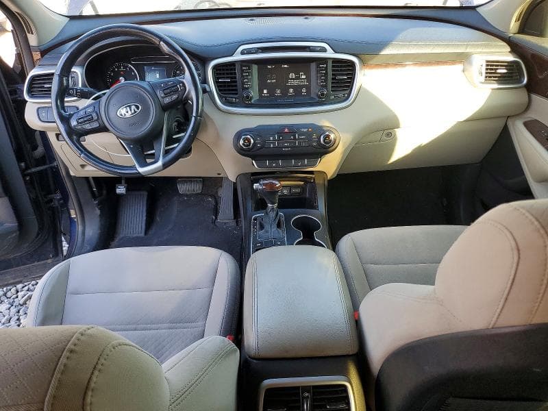 2017 KIA SORENTO LX 8