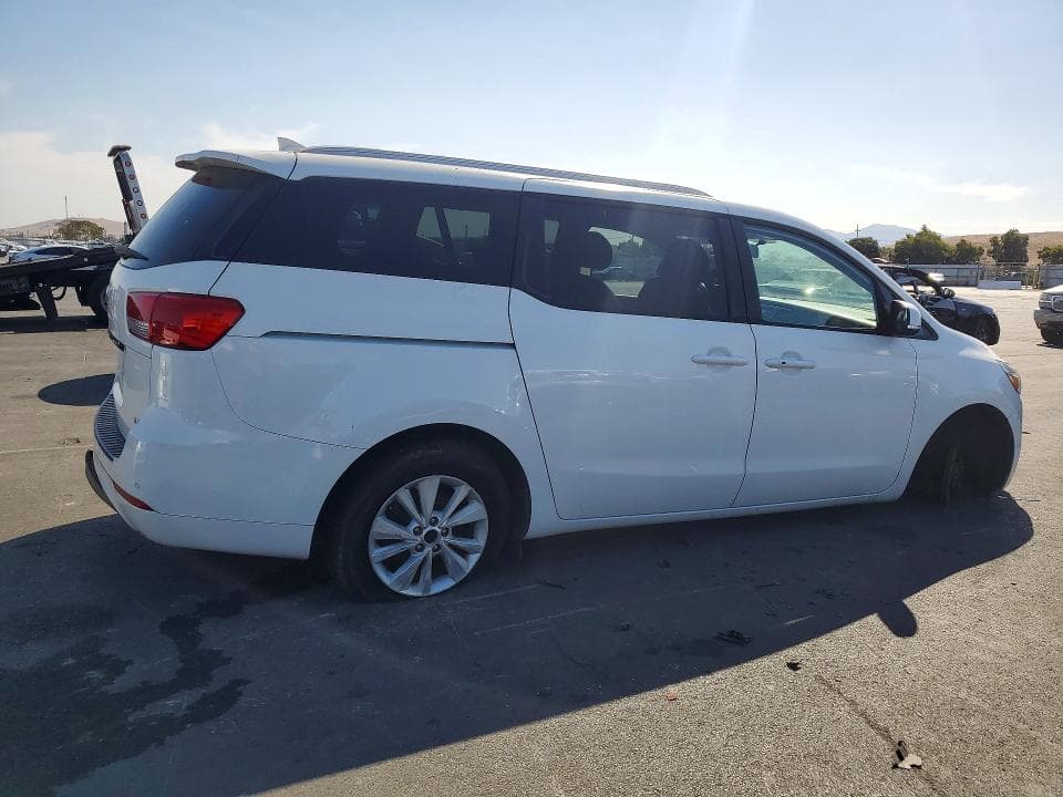 2017 KIA SEDONA LX 3