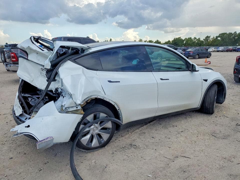 2024 TESLA MODEL Y 3