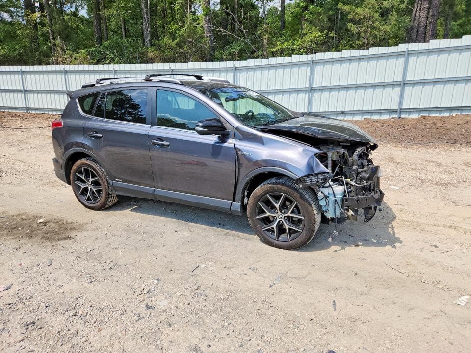 2017 TOYOTA RAV4 HV SE 4