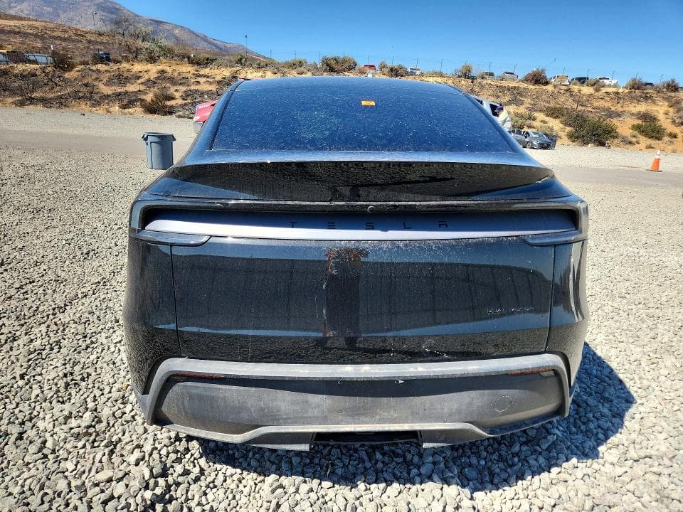 2026 TESLA MODEL Y 6