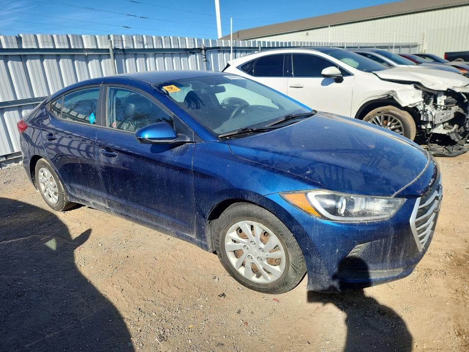 2017 HYUNDAI ELANTRA SE 4