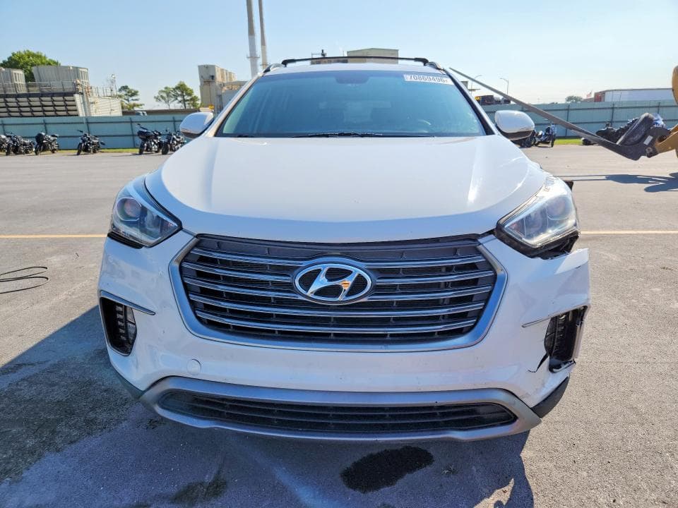 2017 HYUNDAI SANTA FE SE 5