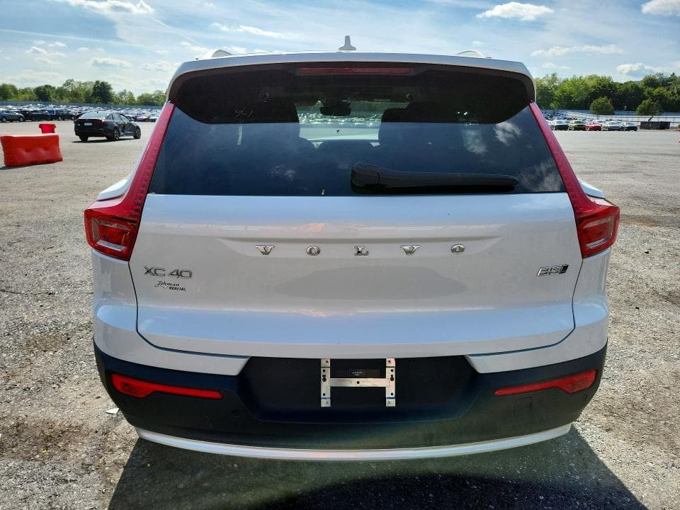 2024 VOLVO XC40 ULTIMATE 6
