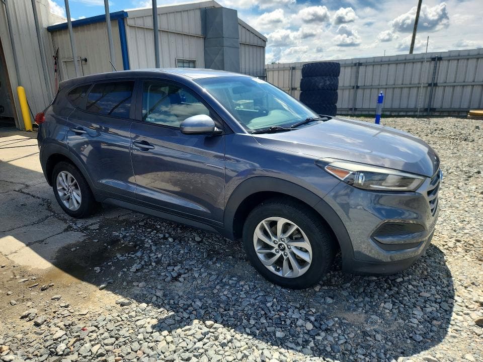2018 HYUNDAI TUCSON SE 4