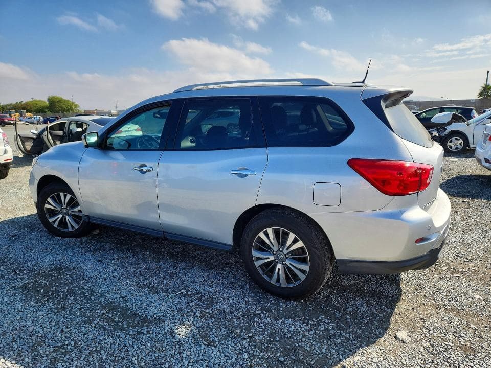 2017 NISSAN PATHFINDER SL 2