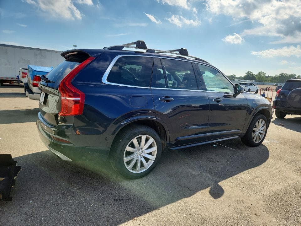 2017 VOLVO XC90 T6 3