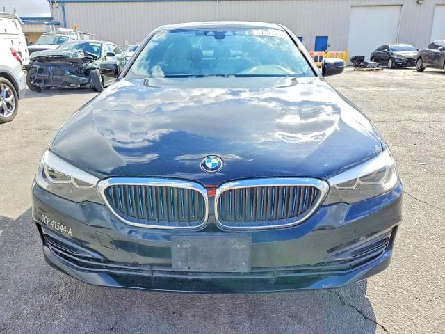 2019 BMW 530E 5