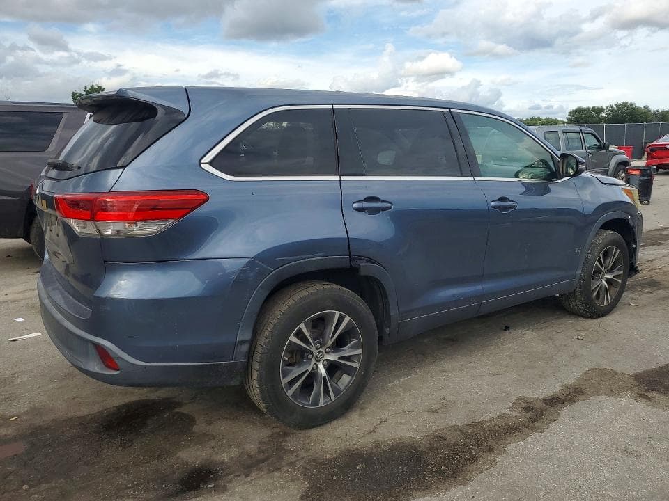 2019 TOYOTA HIGHLANDER LE 3