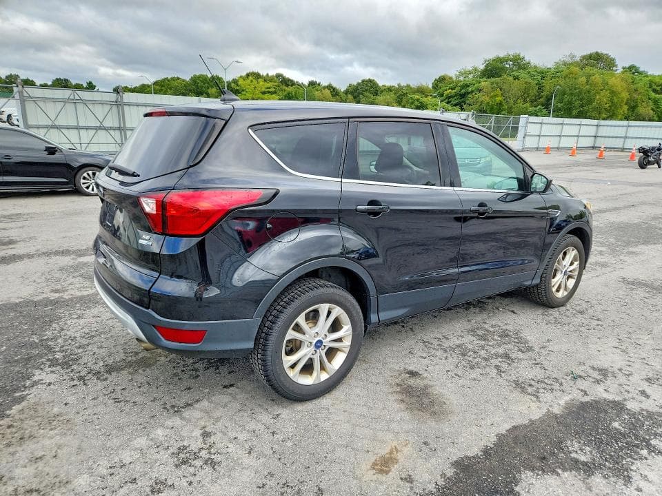 2019 FORD ESCAPE SE 3