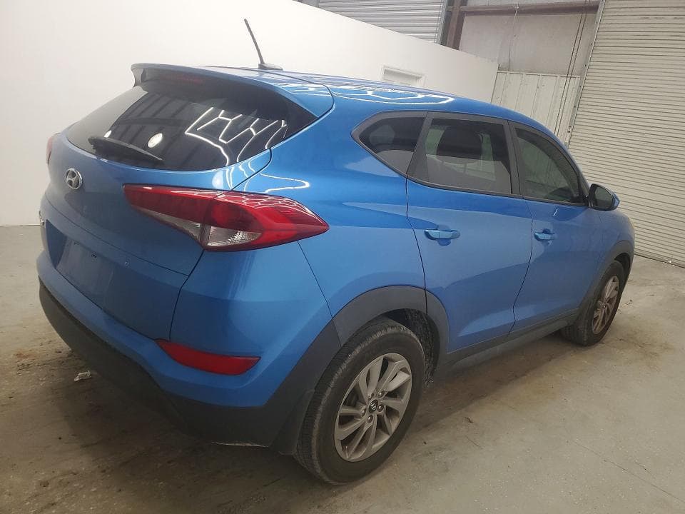 2017 HYUNDAI TUCSON SE 3