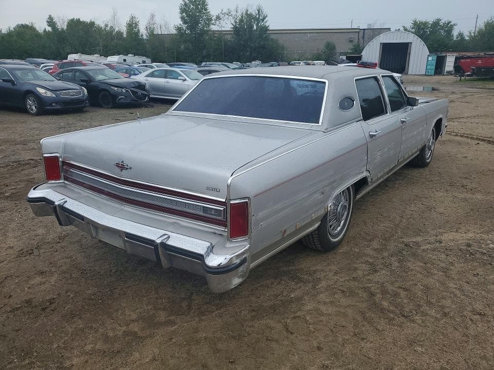 1979 LINCOLN CONTINENTAL TOWN CA 3
