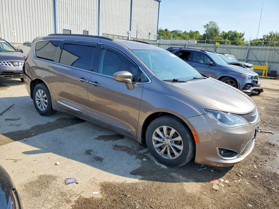 2017 CHRYSLER PACIFICA TOURING L 4