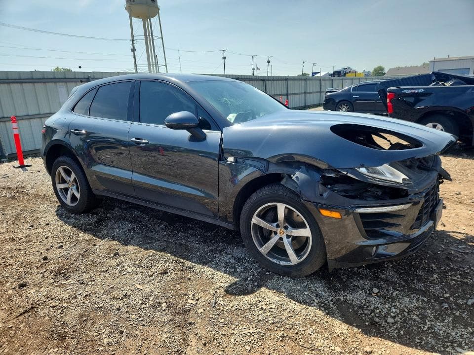 2017 PORSCHE MACAN 4