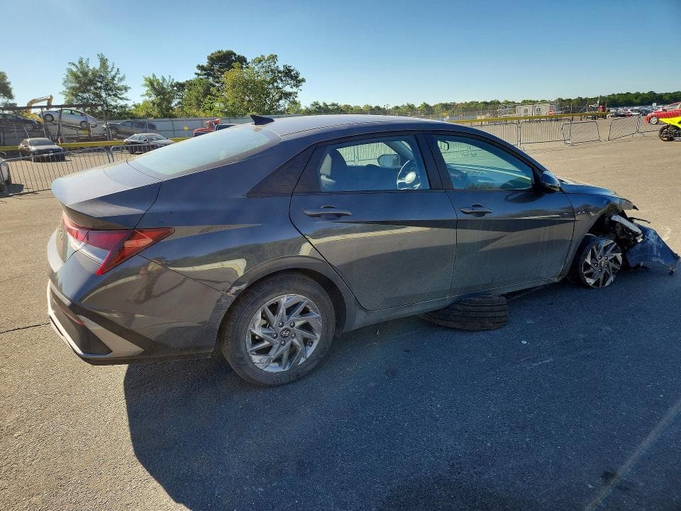 2024 HYUNDAI ELANTRA SEL 3