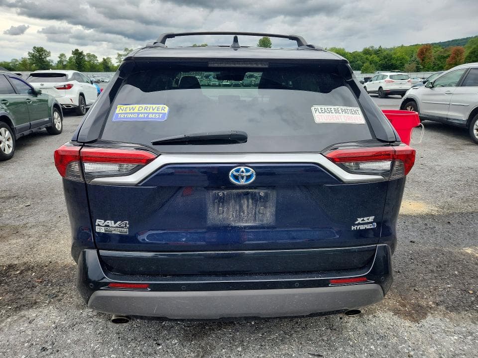 2020 TOYOTA RAV4 XSE 6