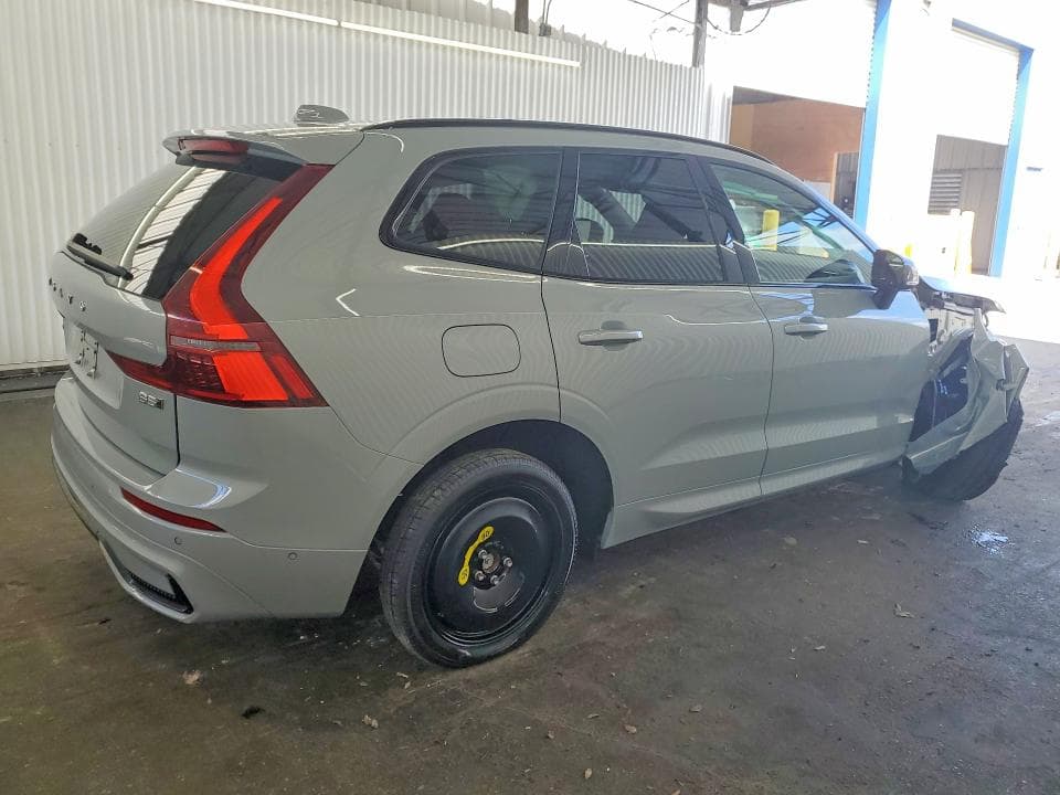 2026 VOLVO XC60 PLUS 3