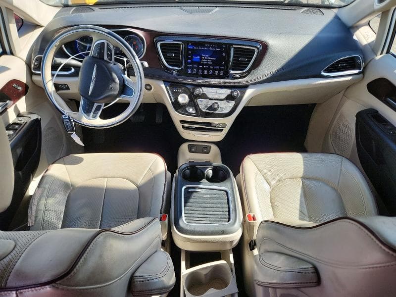 2017 CHRYSLER PACIFICA LIMITED 8