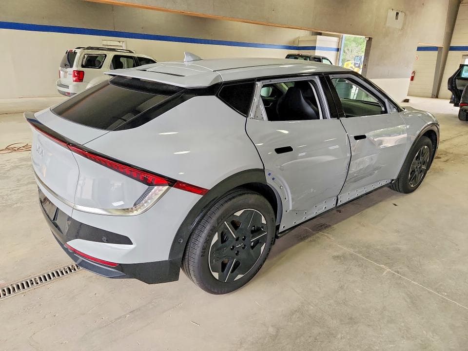 2025 KIA EV6 WIND 3