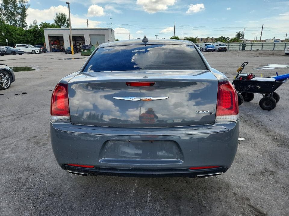 2019 CHRYSLER 300 S 6