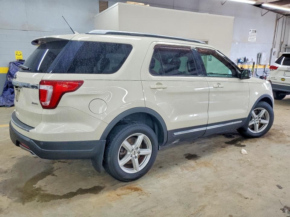 2018 FORD EXPLORER XLT 3