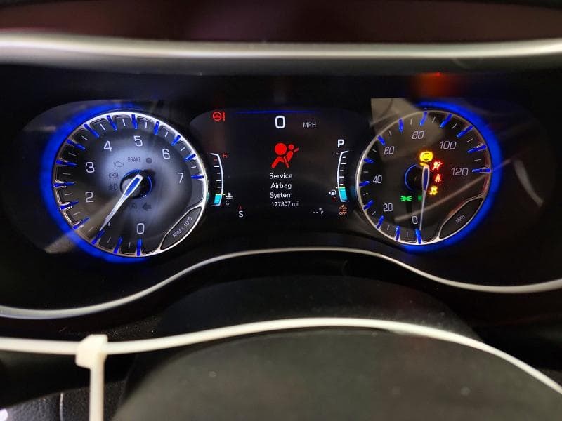 2017 CHRYSLER PACIFICA LIMITED 9