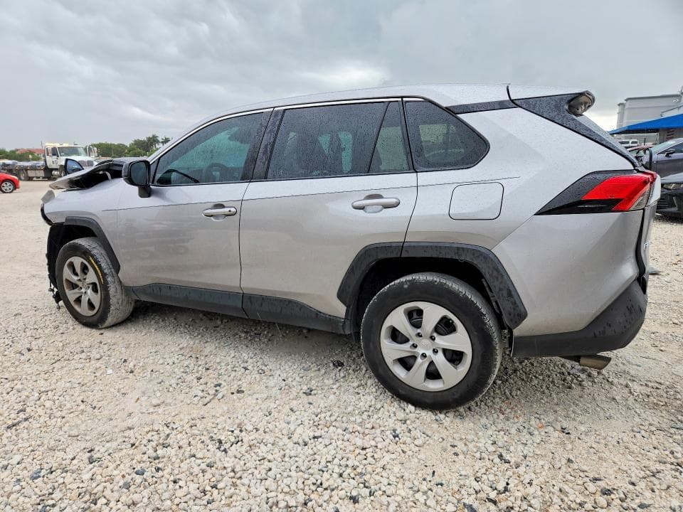 2022 TOYOTA RAV4 LE 2